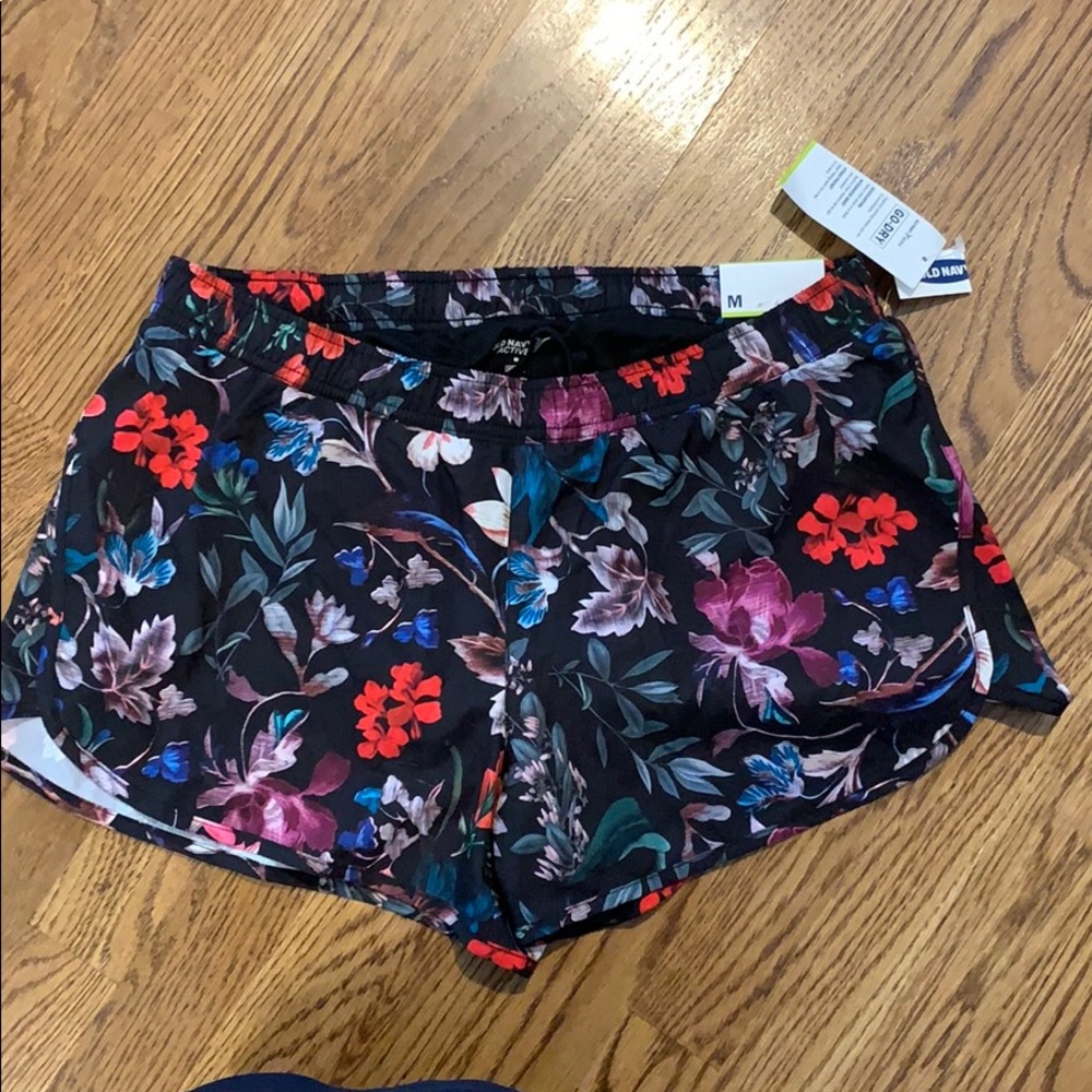 Old Navy active shorts 🏃🏼‍♀️